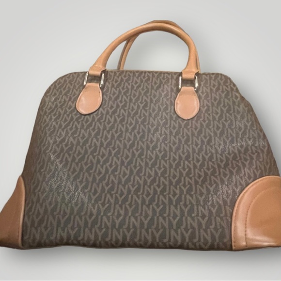 Jones New York Signature purse!! - Picture 2 of 6